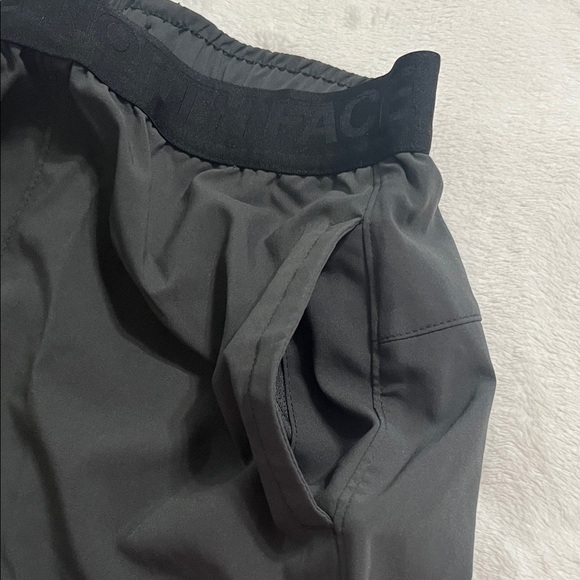 The North Face boys Charcoal Athletic Shorts - Picture 6 of 8